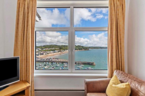 Captains View - Sea and Harbour Views Parking